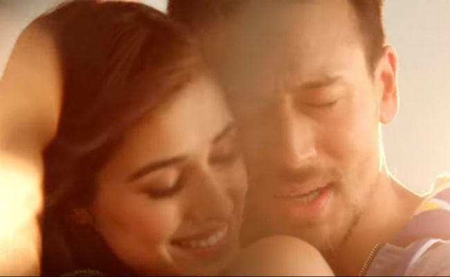 एकदूसरे के प्‍यार में गिरफ्त हुए टाइगर और दिशा, देखें वीडियो