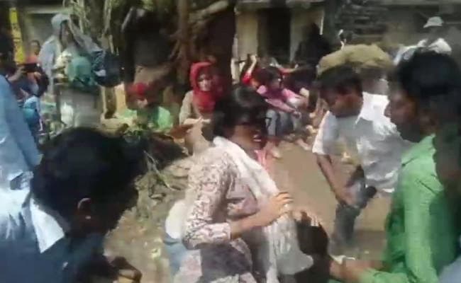 शांतिनिकेतन में विद्यार्थियों पर तृणमूल कांग्रेस का हमला, लोगों ने ममता बनर्जी को दी ''लेडी किम जोंग उन'' की संज्ञा