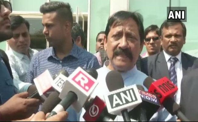 मोहम्मद शमी के पक्ष में आये चेतन चौहान, कहा क्रिकेट से जुड़ा मुद्दा नहीं, बीसीसीआई अनुबंध ना तोड़े