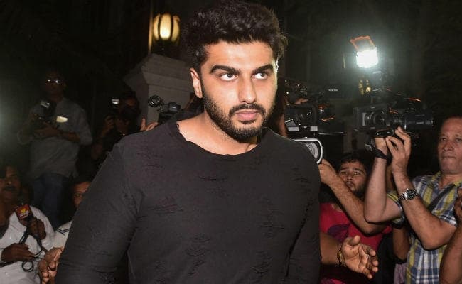 क्‍या श्रीदेवी के जाने के बाद जाह्नवी-खुशी के करीब आ रहे हैं अर्जुन कपूर ?