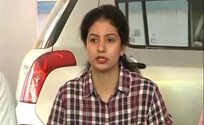 हसीन का नया आरोप: मोबाइल मेरे हाथ नहीं लगता, तो शमी मुझे तलाक दे चुका होता