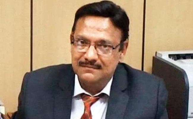 अंशु प्रकाश प्रकरण : दिल्ली के CM केजरीवाल के सलाहकार वीके जैन ने दिया इस्तीफा