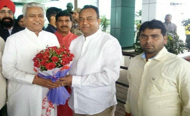 भाजपा के संगठन मंत्री रामलाल रांची पहुंचे, सीएम रघुवर और मंत्रियों के साथ करेंगे बैठक