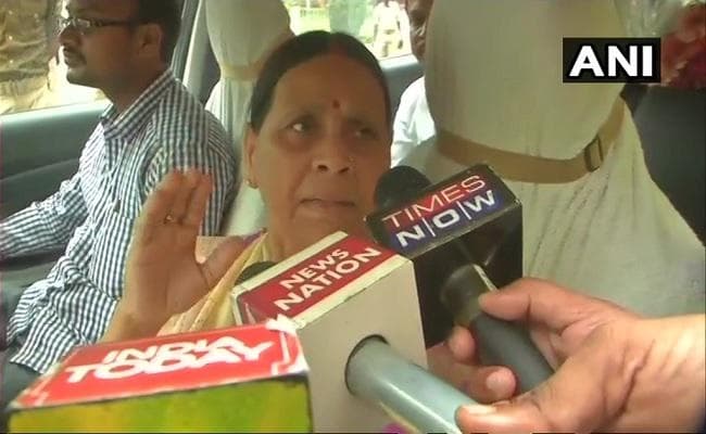 गिरिराज पर राबड़ी का वार, कहा- पूरे देश के आतंकवादी बीजेपी के दफ्तर में