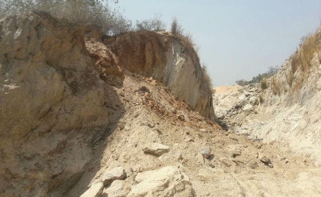 कोडरमा / नवादा : रजौली के माइका खदान में बड़ा हादसा, तीन से ज्यादा मजदूरों की मौत