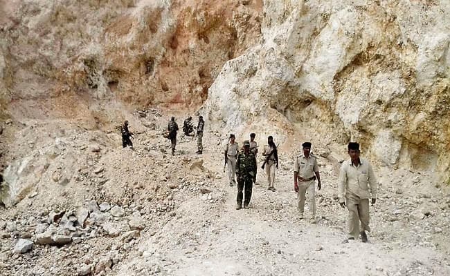 बिहार : अबरक माइंस में चाल धंसा 10 लोगों की मौत की आशंका, माफियाओं ने शवों को लगा दिया ठिकाने