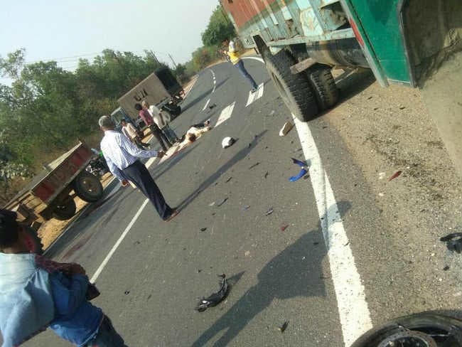 कोडरमा : सड़क हादसे में दूल्हा की मौत, दूल्हन घायल, ससुराल से लौटने के दौरान हुआ हादसा