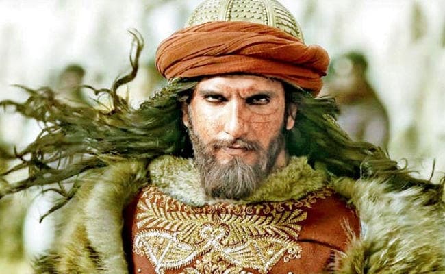 रणवीर सिंह ने बताया, ''पद्मावत'' विवाद पर क्यों साध ली थी चुप्पी...!