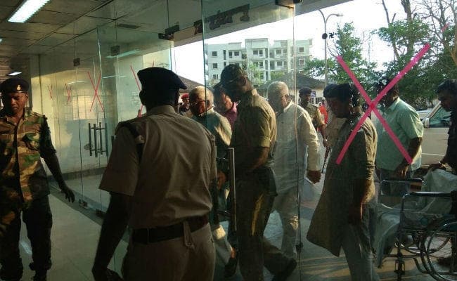 होटवार जेल में बंद लालू प्रसाद को कब्ज की शिकायत, रिम्स में भर्ती