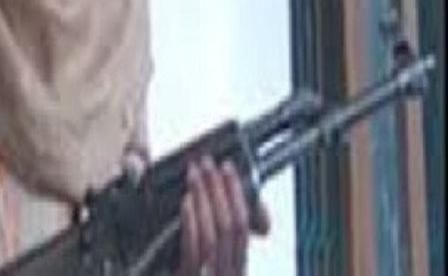 पत्नी के देर से दरवाजा खोलने से नाराज पति ने खत्म की जिंदगी, जानें पूरा मामला