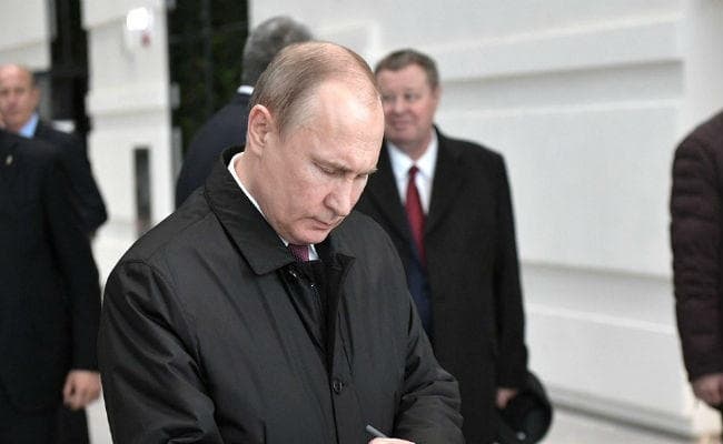 रूस में राष्ट्रपति चुनाव: पढ़ें कौन दे रहे हैं व्लादिमीर पुतिन को चुनौती