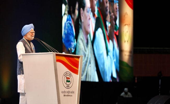 मोदी सरकार ने बर्बाद की अर्थव्यवस्था, कश्मीर में भी बिगड़े हालात: मनमोहन सिंह