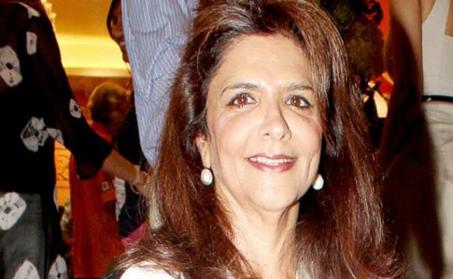 ऋतिक रोशन की मां पिंकी  रोशन 63 साल की उम्र में इस तरह जिम में बहाती हैं पसीना, देखें वीडियो