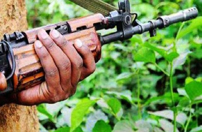 बिहार-झारखंड का सिरदर्द बने पांच लाख के ईनामी समेत दो नक्सलियों को STF ने दबोचा