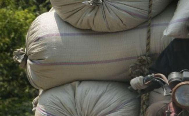 गरीबों के अनाज पर डाका, एसएफसी अंबेराडीह से सिसई भींगे चावल की हुई सप्लाई