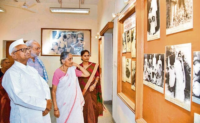 पटना : अन्ना हजारे ने जेपी के घर से किया करो या मरो का उद्घोष, कहा, मैं अविवाहित हूं, तुम शादी कर बड़ा घर बनाओ