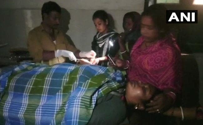 VIDEO : सहरसा में टॉर्च की रोशनी में किया गया महिला का ऑपरेशन, स्वास्थ्य मंत्री ने दी सफाई