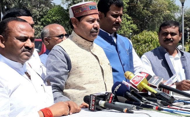 भभुआ में वायरल हुए वीडियो और गिरिराज सिंह - अश्विनी चौबे को लेकर सदन के अंदर-बाहर विपक्ष का हंगामा