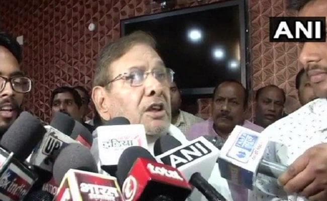 राज्यसभा में अयोग्य ठहराये जाने का मामला : शरद यादव की याचिका पर 3 मई को सुनवाई करेगा कोर्ट