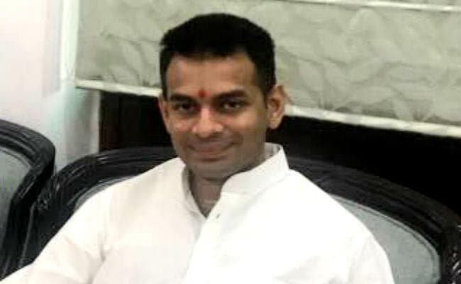 पत्रकार हत्याकांड : तेज प्रताप यादव को राहत, सुप्रीम कोर्ट ने खारिज की पत्रकार की पत्नी की याचिका