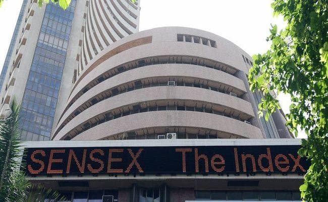 फेडरल रिजर्व की ब्याज दर बढ़ोतरी से सेंसेक्स 130 अंक टूटा, निफ्टी में 40 अंक का नुकसान
