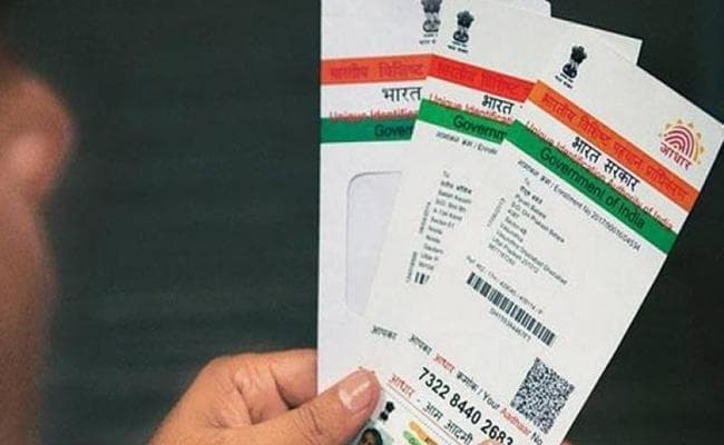 Facebook डाटा विवाद के बीच यूआर्इडीएआर्इ सीर्इआे का सुप्रीम कोर्ट में दावा, पूरी तरह Safe है आधार