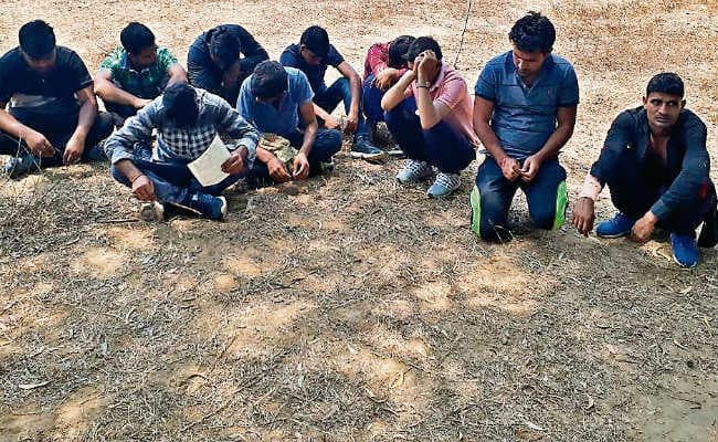 झारखंड : …जब सेना बहाली की परीक्षा में फर्जीवाड़ा करते पकड़ाये ये 12 छात्र