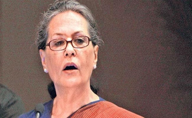 शिमला में सोनिया गांधी की तबीयत बिगड़ी, मध्यरात्रि में दिल्ली लाया गया