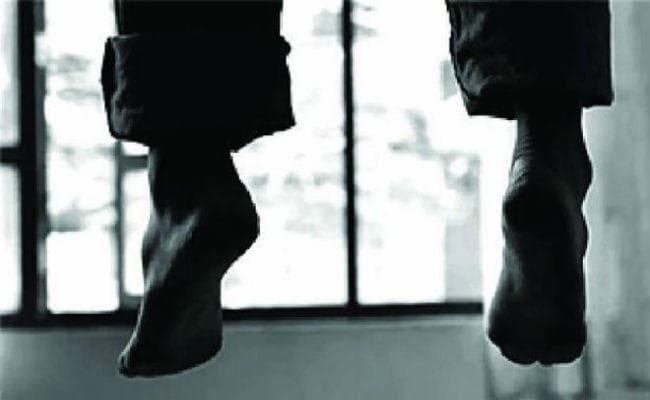 15 साल की बच्ची को मिली डांट तो कर ली आत्महत्या