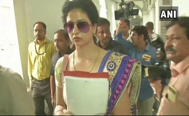 ममता बनर्जी से मिलने पहुंची हसीन जहां