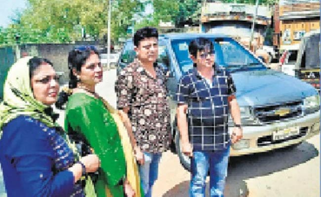 कोलकाता के पिंडदानी से तीन मोबाइल व Rs 40 हजार उड़ाये