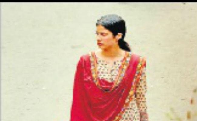 धड़क के सेट पर फोन बैन करना भी बेकार, लीक  हुई नयी तस्वीरें