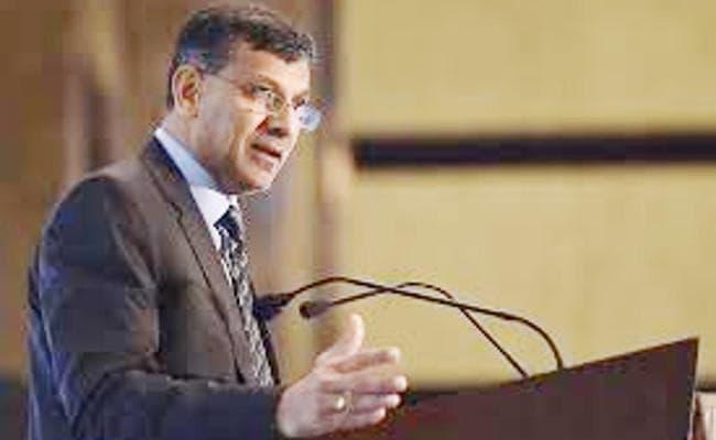 RBI के पूर्व गवर्नर राजन का सरकार पर बड़ा वार, विश्वविद्यालयों में किसी को भी ‘राष्ट्र विरोधी’ बताकर चुप नहीं कराना चाहिए