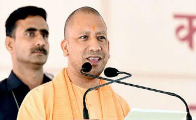 इसे कहते हैं राजनीति: जानें योगी ने कैसे बिगाड़ा बुआ-बबुआ का खेल