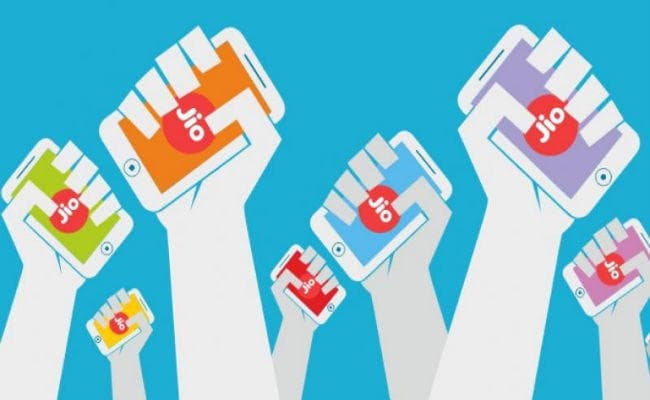 टेलीकॉम यूजर्स की संख्या में बड़ी गिरावट, लेकिन जियो की बल्ले-बल्ले, जानें एयरटेल-वोडा-आइडिया का हाल