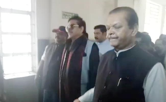 RANCHI : रिम्स में लालू से नहीं मिल पाये शत्रुघ्न, बोले : राजद सुप्रीमो को जल्द मिलेगा न्याय