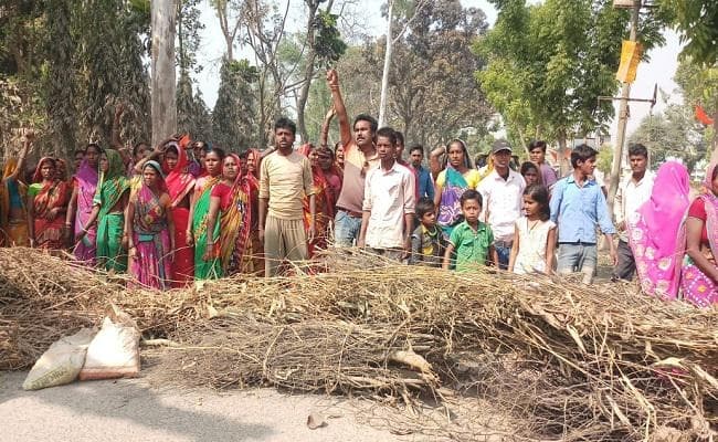 70 साल के बीमार वृद्ध को पुलिस ने दुष्कर्म की कोशिश के आरोप में किया गिरफ्तार, बाद में...