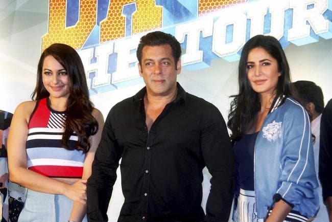 IN PICS: पुणे पहुंचा सलमान का ''दबंग टूर''