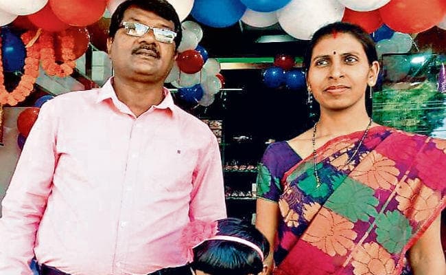 RANCHI : वार्ड एक में पति-पत्नी का मुकाबला, डेढ़ दर्जन भाजपा नेताओं की पत्नियां लड़ रहीं चुनाव