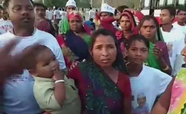 VIDEO : आम आदमी पार्टी ने मजदूरों को दिया धोखा! केजरीवाल की रैली में बुलाकर नहीं दिये पैसे