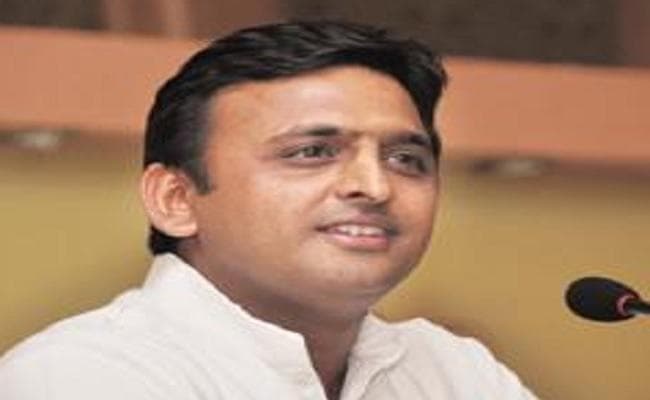 अखिलेश यादव ने ली उपमुख्यमंत्री की चुटकी, सदन में लगे ठहाके