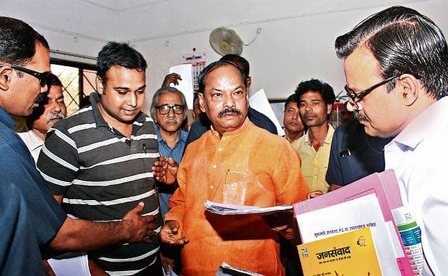 झारखंड : संवेदनशील बने जिला प्रशासन, जनसंवाद में अब तक छह लाख लोगों ने किया है संपर्क : रघुवर दास