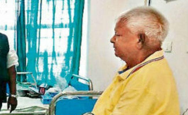 झारखंड : रिम्स में मंगलवार को दोबारा बैठी मेडिकल बोर्ड, लालू को 3 महीने एम्स या हायर सेंटर में रखने की अनुशंसा