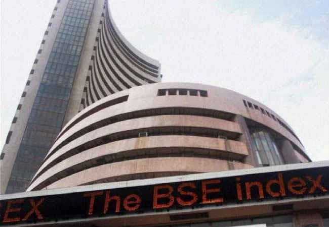बाजार ने तेजी खोई : सेंसेक्स 150 अंक से अधिक गिरा, जानें निफ्टी और रुपये का हाल