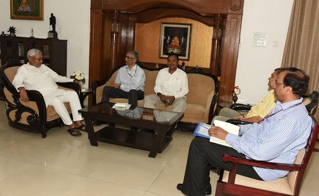 भारत सरकार के पेयजल और स्वच्छता मंत्रालय के सचिव परमेश्वरन अय्यर ने CM नीतीश से की मुलाकात