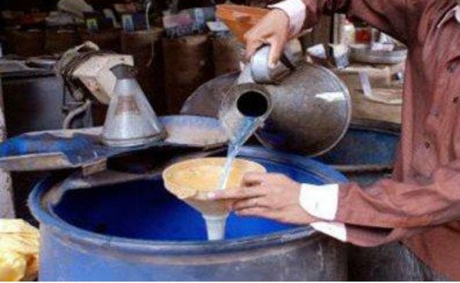 बिहार : नीले तेल का ''काला खेल'', पेट्रोल से महंगा मिल रहा केरोसिन