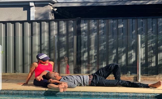 बेटे जोरावर से मिलने आस्ट्रेलिया पहुंचे ‘गब्बर’ शिखर धवन, पत्नी के साथ ट्‌वीट की रोमांटिक तसवीर