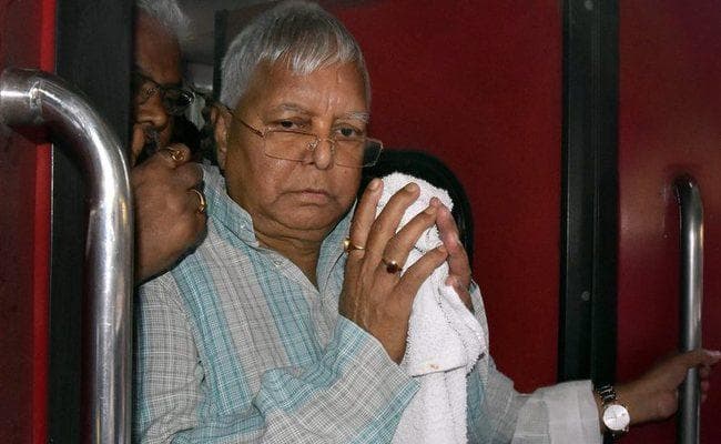 दिल्ली पहुंचते ही गरजे लालू, बोले-कांग्रेस के बगैर तीसरे मोर्चे की परिकल्पना असंभव