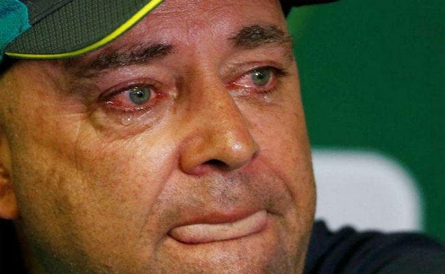 रोते हुए स्मिथ को देख भावुक हुए ऑस्‍ट्रेलियाई कोच लेहमन, पद छोड़ने की घोषणा की