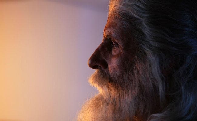 दक्षिण के सुपरस्टार चिरंजीवी के साथ नजर आयेंगे अमिताभ, देखें कैसा है लुक